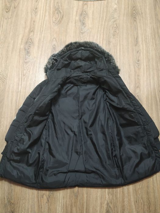 Продам. Зимняя куртка на девочку.