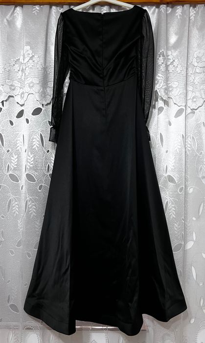 Rochie croită manual