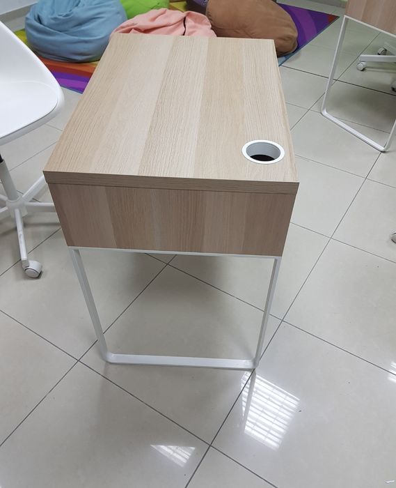 Детско бюро или въртящ се стол