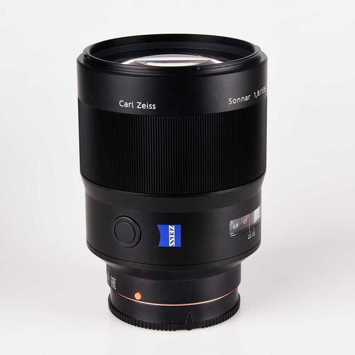 Vând/Schimb cu SonyA7IV, A7siii,G Master Obiectiv Sony 135mm Zeiss