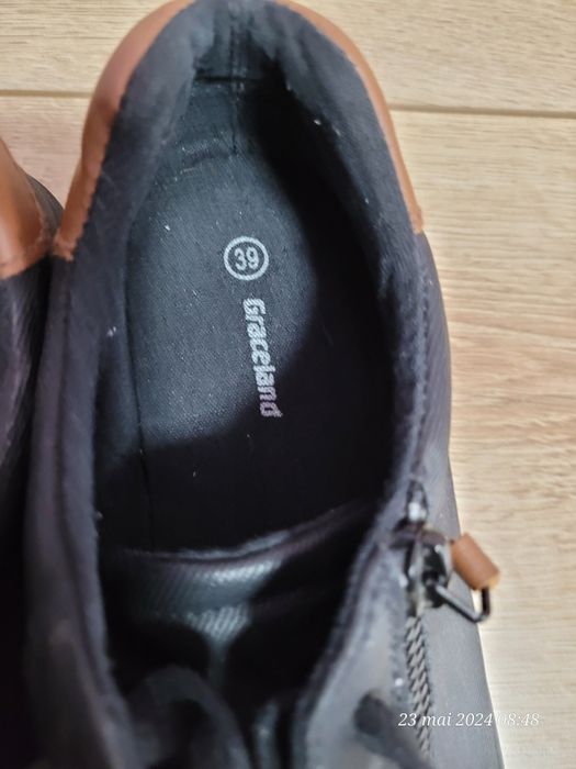 Adidasi baieti/barbati , mar 39