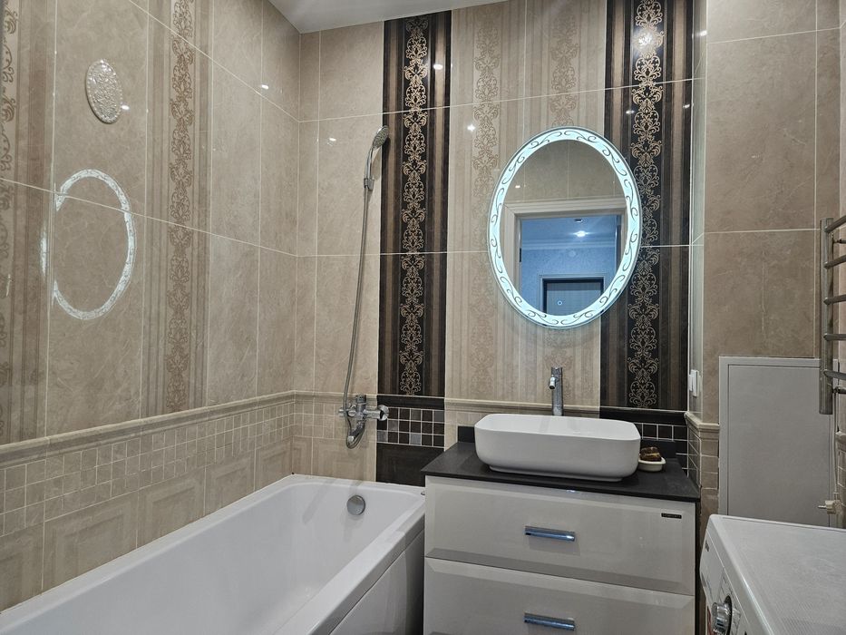 Продаётся 3х ком квартира микр Женис 100м²