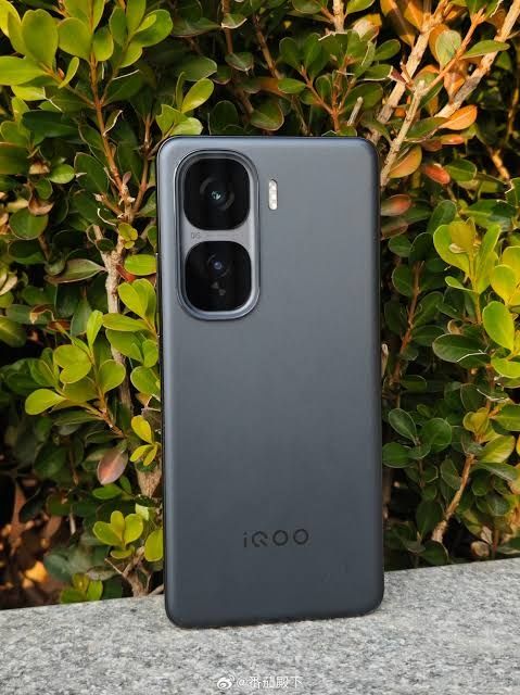 IQOO NEO 10 PRO 256/12+12 GB FULL
