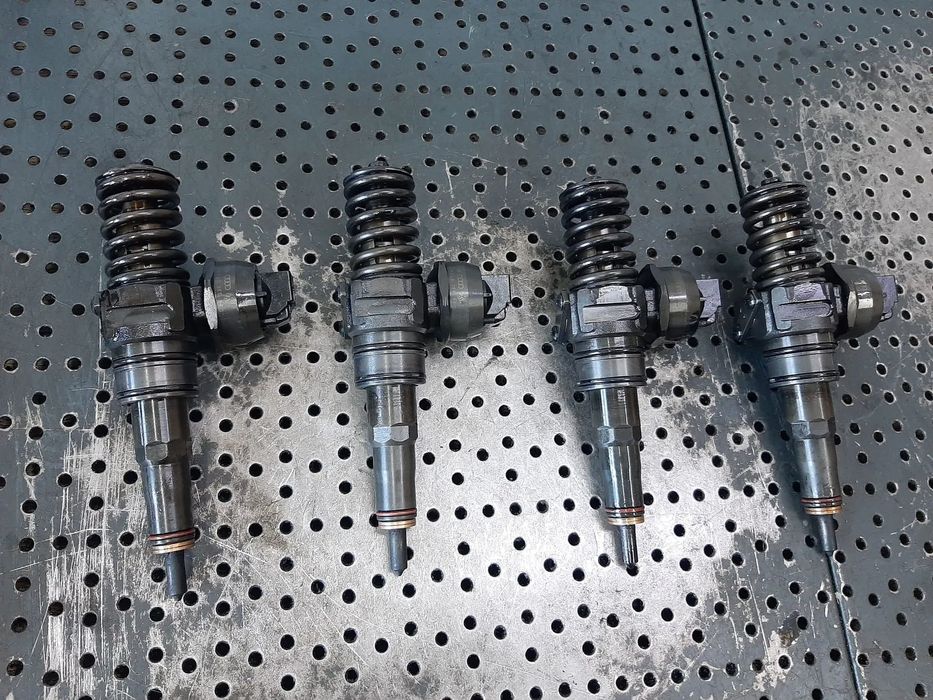 injector 2.0 tdi bmm bmp  audi a3 8p vw golf 5 touran skoda octavia 2 seat leon 038130073bq