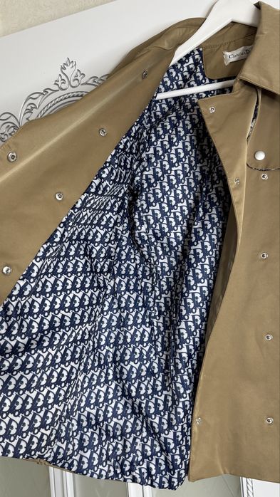 Бомбер и укороченный тренч