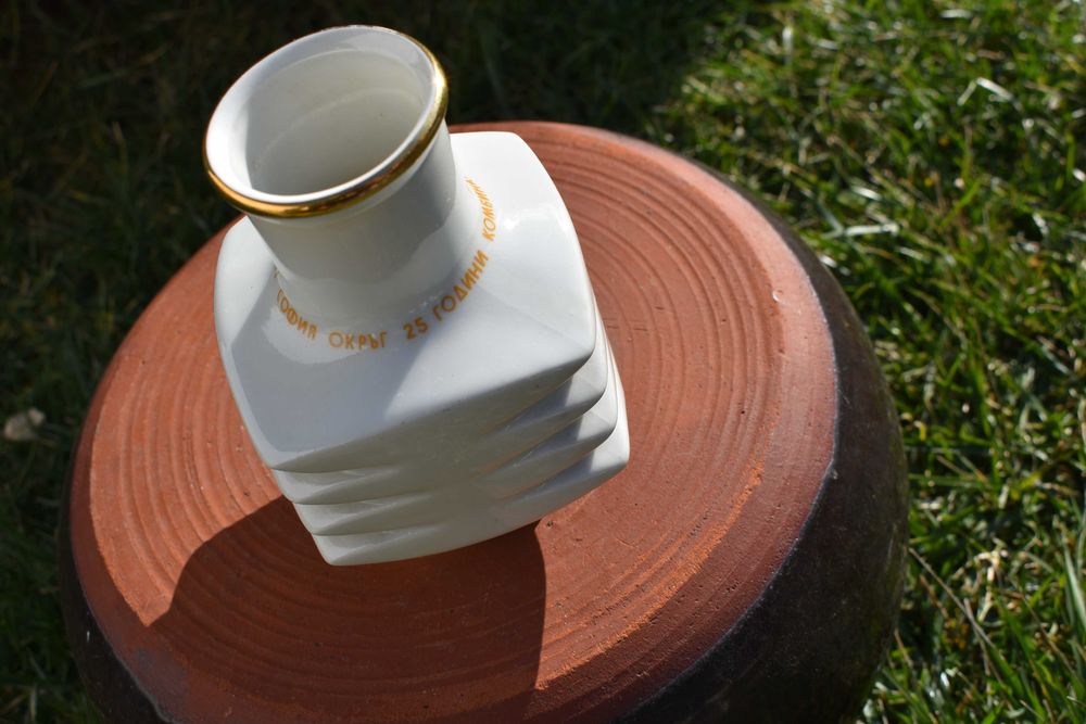 Красива българска ваза