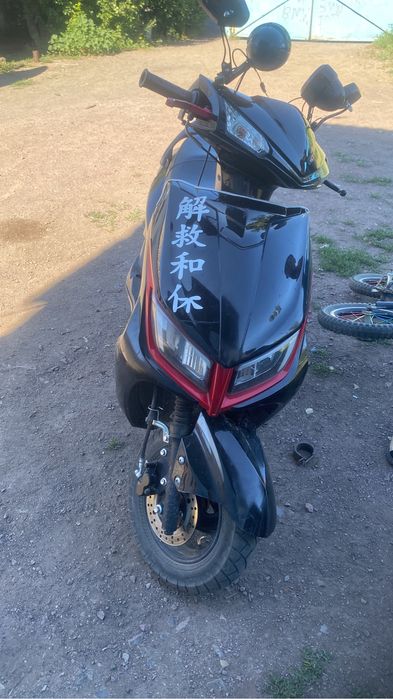 Продам скутер м8 срочно