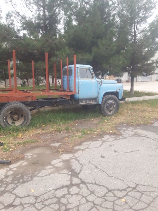 Бортовой ГАЗ 52 сотилади