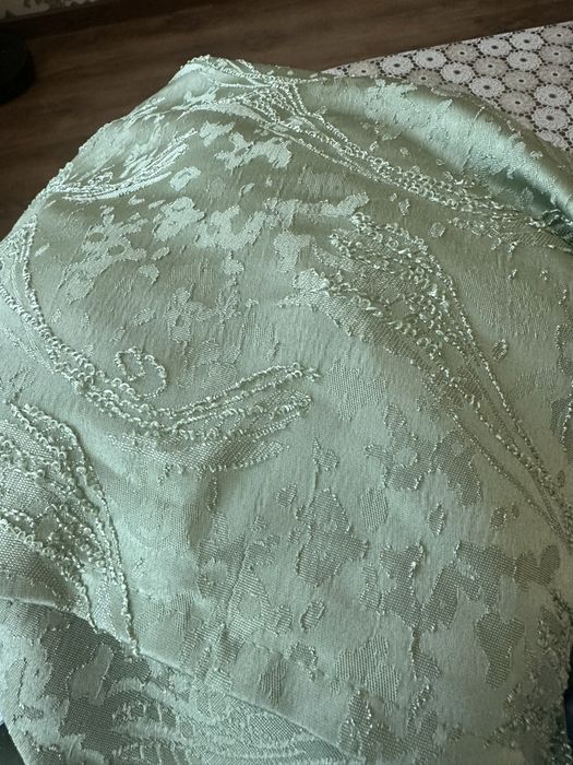 Отдам ламбрекен и штору  даром