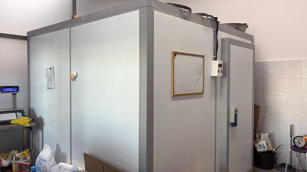 Холодильная камера с агрегатом