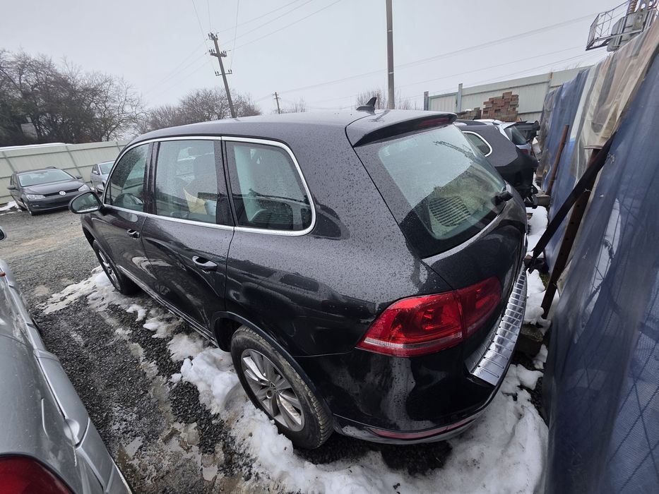 Dezmembrez VW touareg 2012