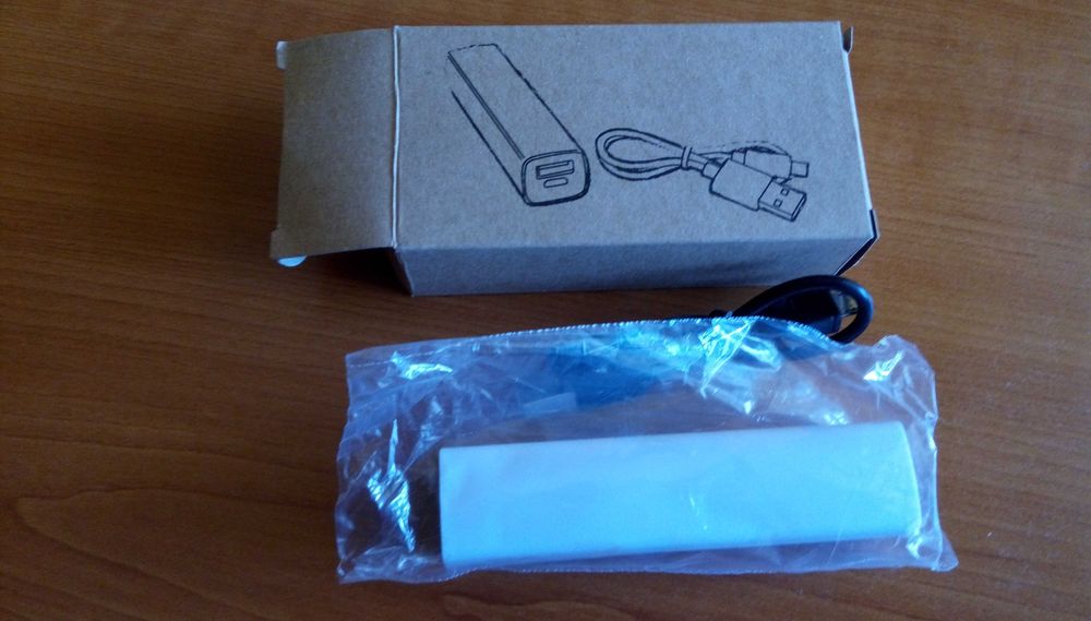 Външна Батерия 2200mAh - PowerBank 5V Нова с кабел!