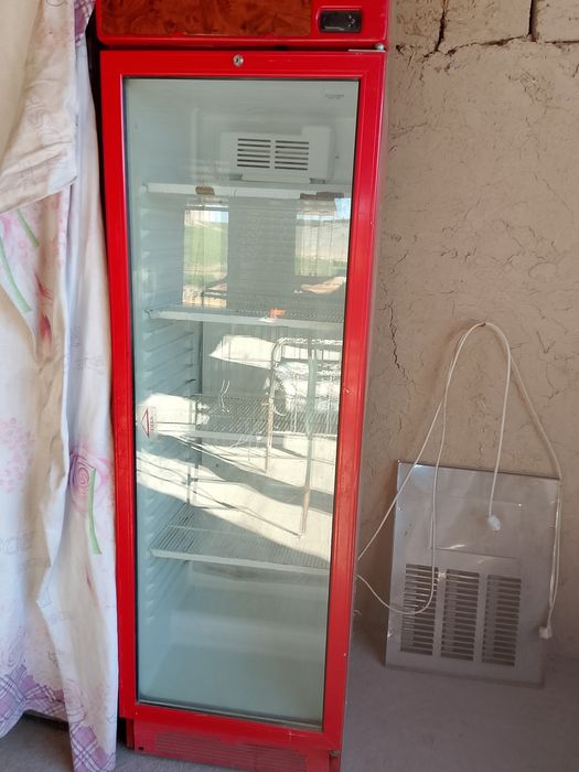 Холодинник очен хорошо марозит