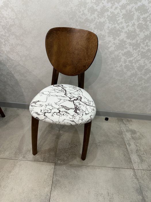 Продам стол со стульями