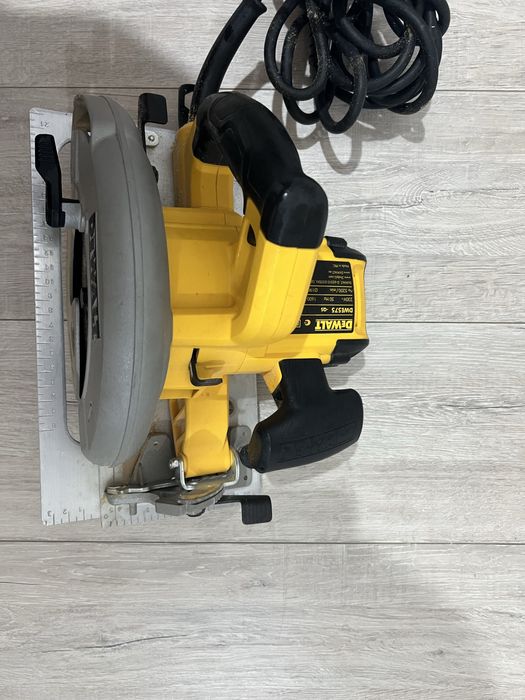 Ръчен циркуляр DEWALT DWE575-QS