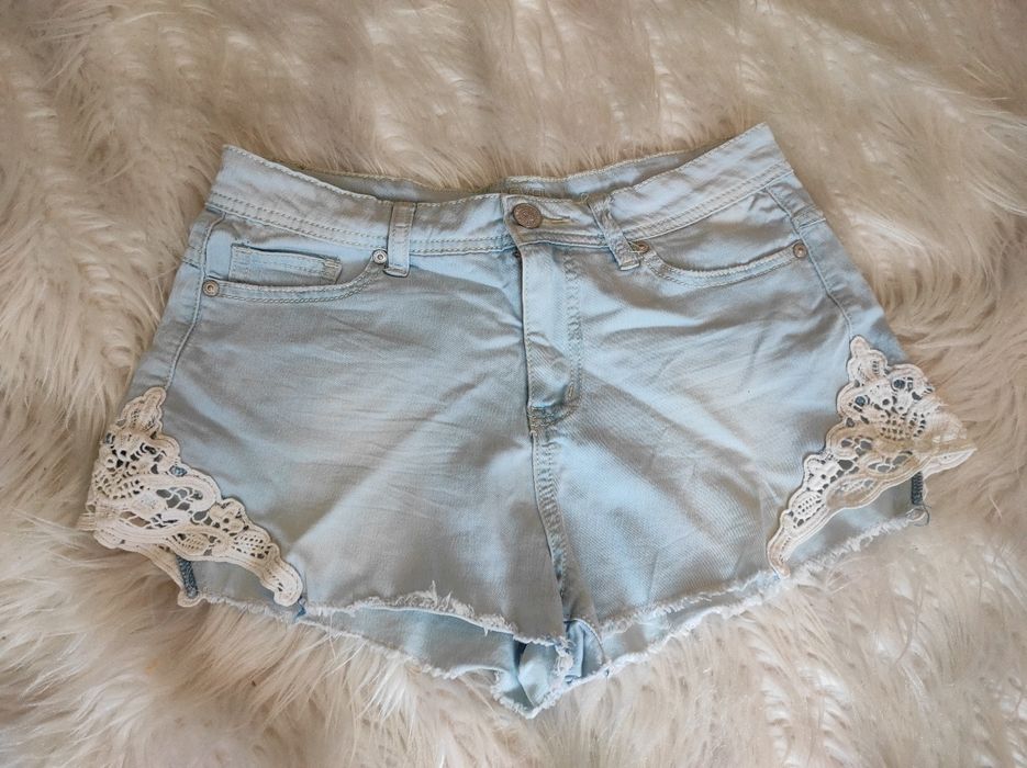 Къси панталони М размер