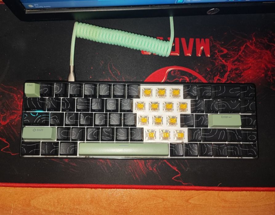 Механична геймърска клавиатура + подарък