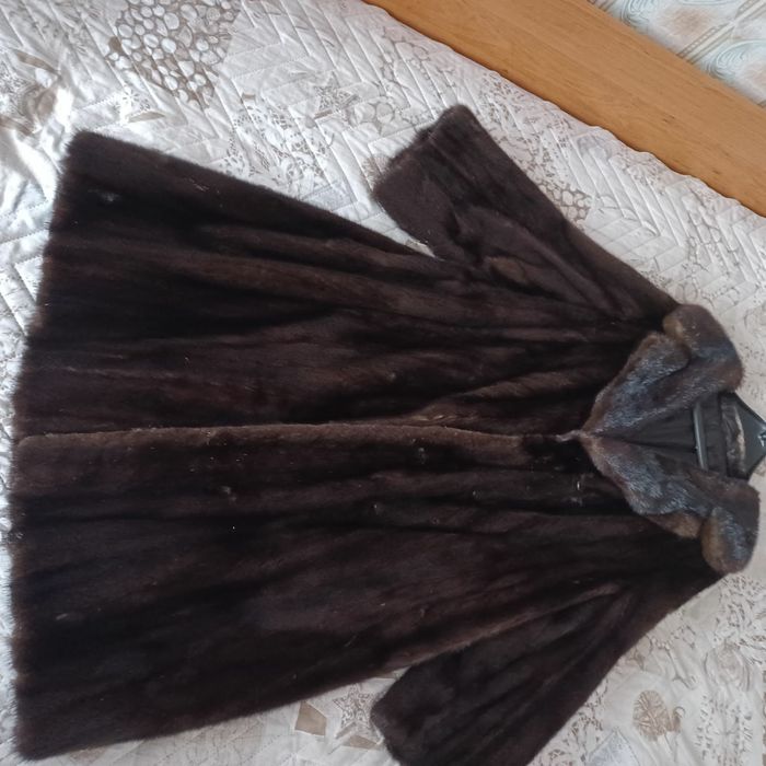 Дамско палто от естествена кожа