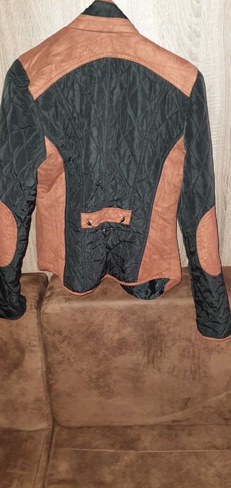 Яке Junona M размер по етикет но по скоро S