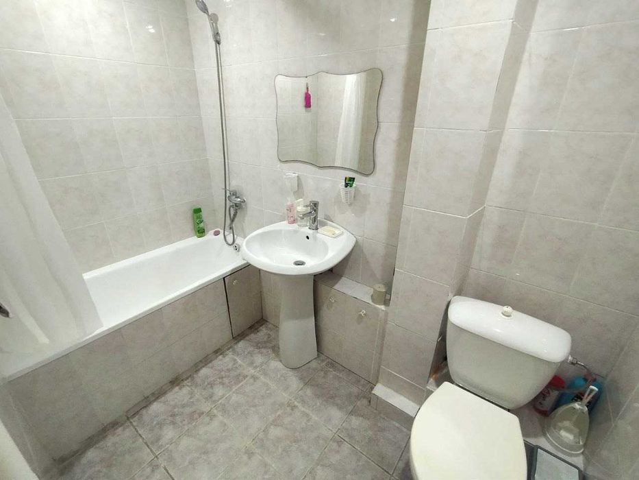 Продам 3 комн. кв. район университета