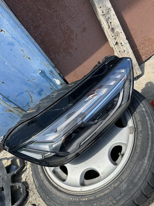 Audi Q5/SQ5 2022 Десен Фар Оригинален