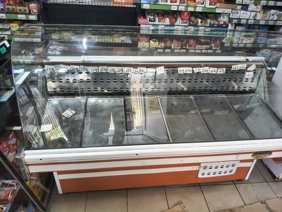 Vând vitrină orizontală in stare de functionare