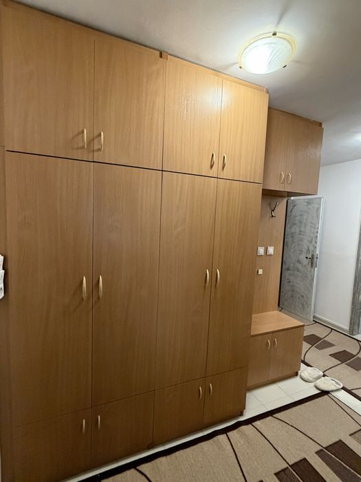 Гардероб за коридор със закачалки