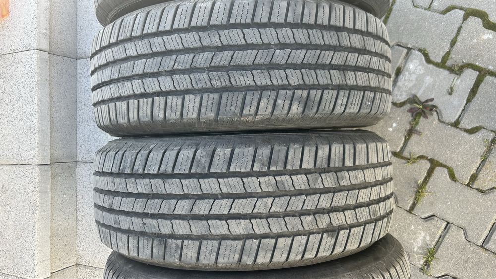 Michelin Defender 19”-235/55/19