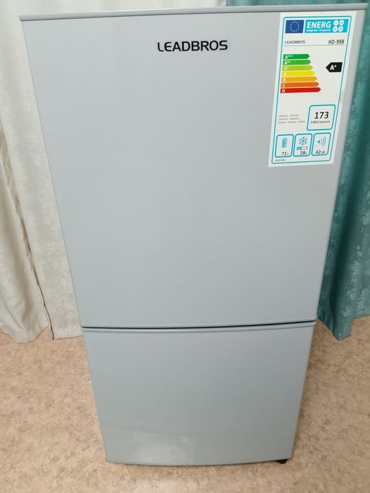 Продам холодильник