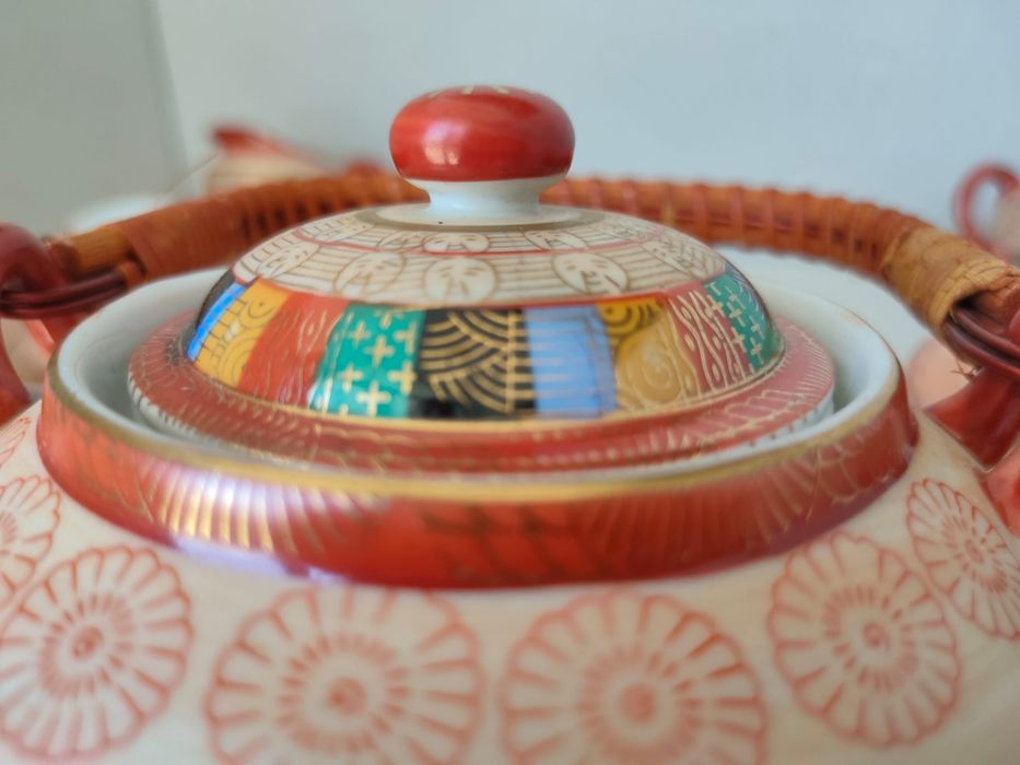 Уникат! Японски порцеланов сервиз за чай в безупречно състояние.