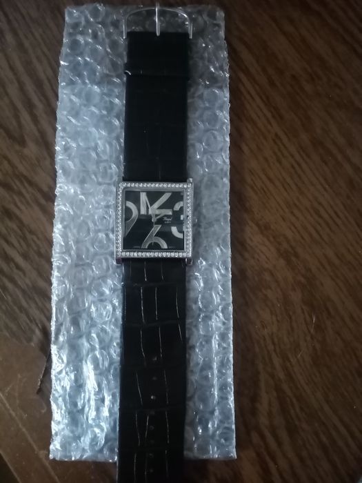 Женские Наручные часы Royal  с ремешклм