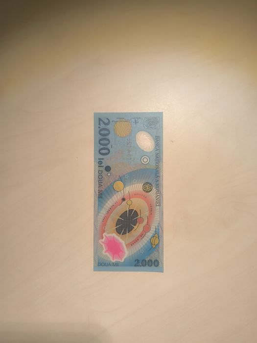 Bancnota de 2000 lei de la eclipsa