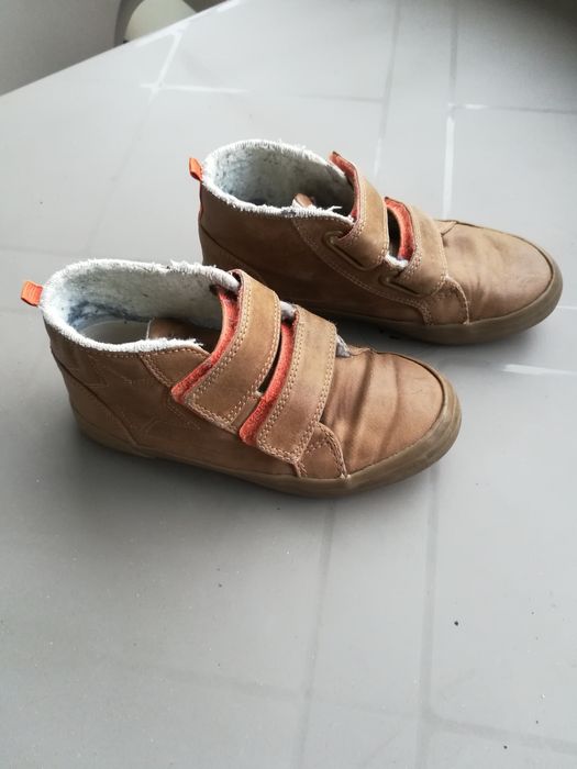 Детски зимни обувки.