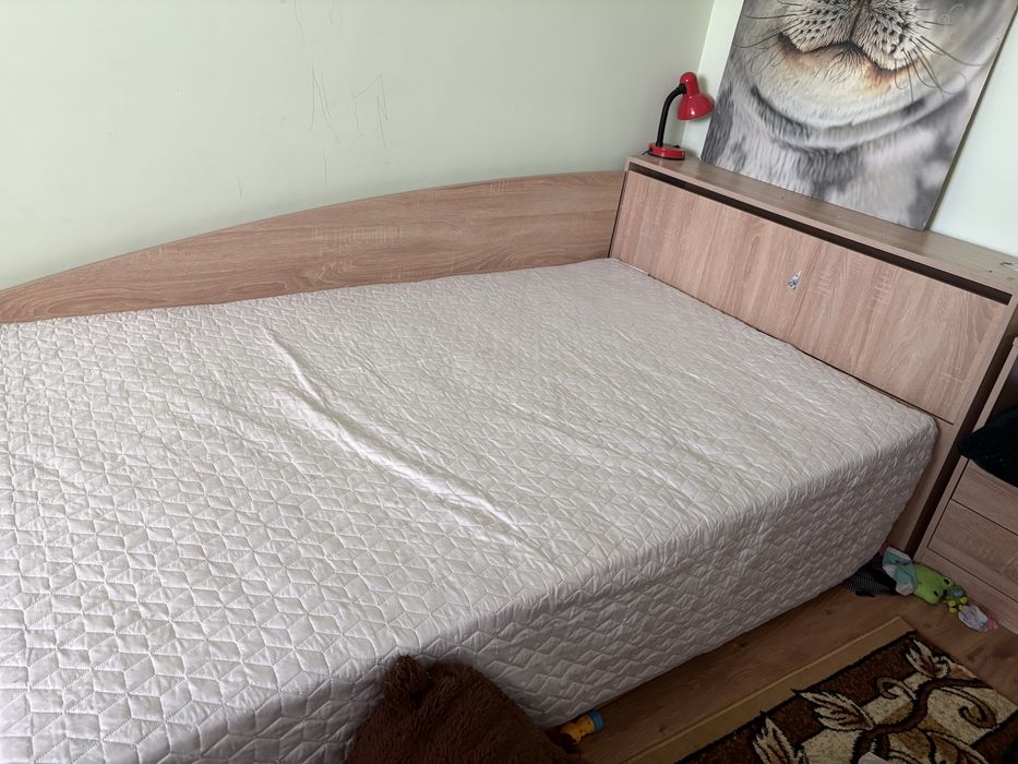 Легло с ракла и повдигащ механизъм