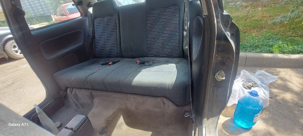 Продам Mazda 323