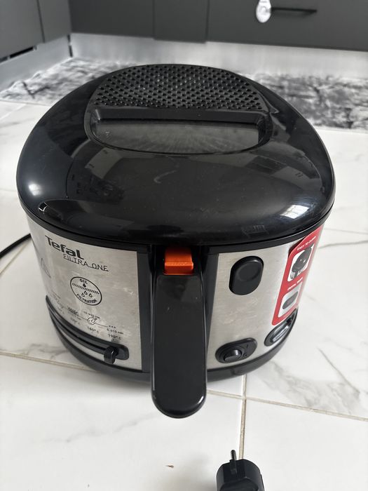 Friteuza Tefal gri