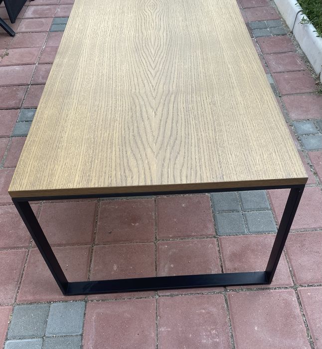 Маса холна от метал и плот