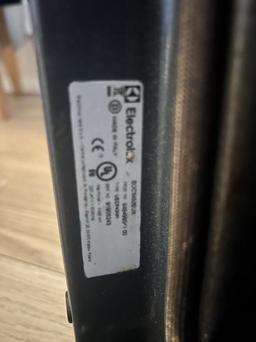 Фурна Electrolux UECP43NH