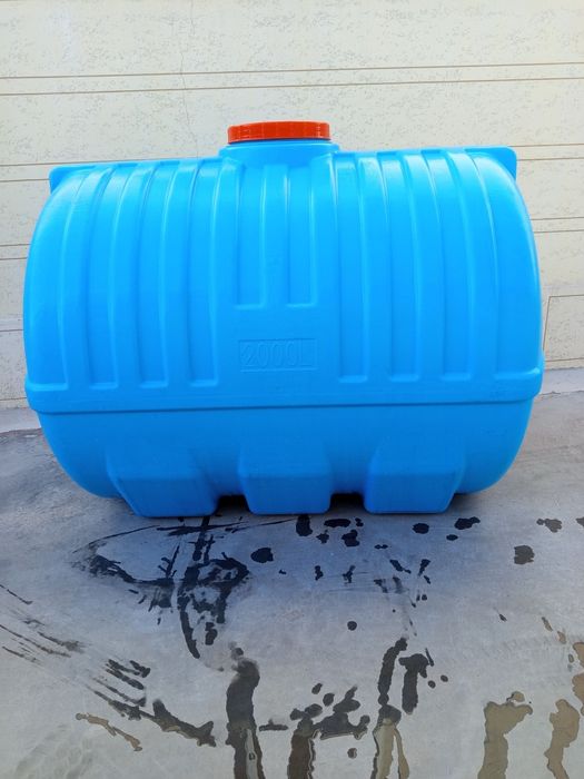 2000L gorizontal , plastik bochkalar sotivda