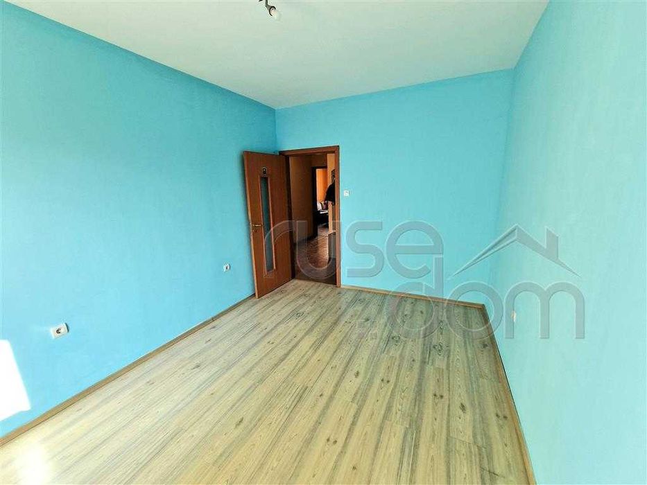 Продава се Тристаен апартамент в Русе, Център - 87 кв.м за 1641 €/кв.м - Снимка #10