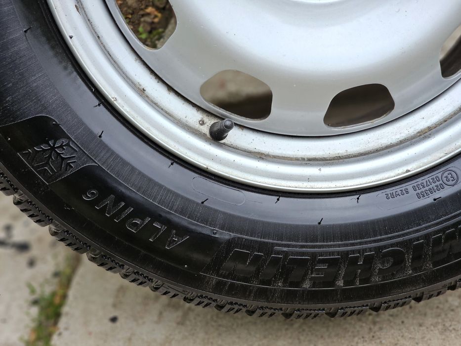 Vând jante echipate cu anvelope