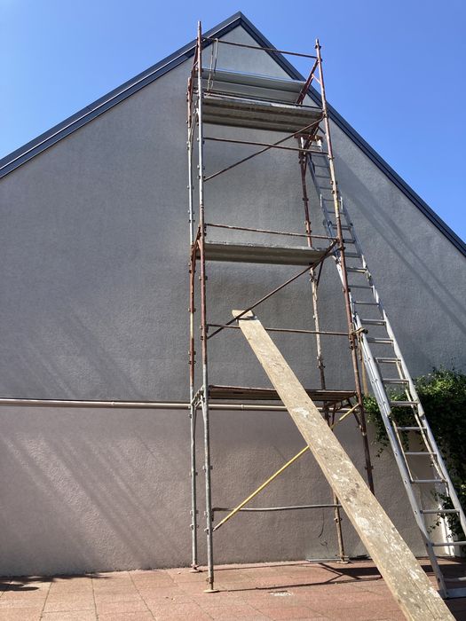 Inchiriez Schela metalica usoara