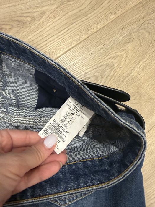 Продавач дънкова пола в комплект с колан Pinko размер 40