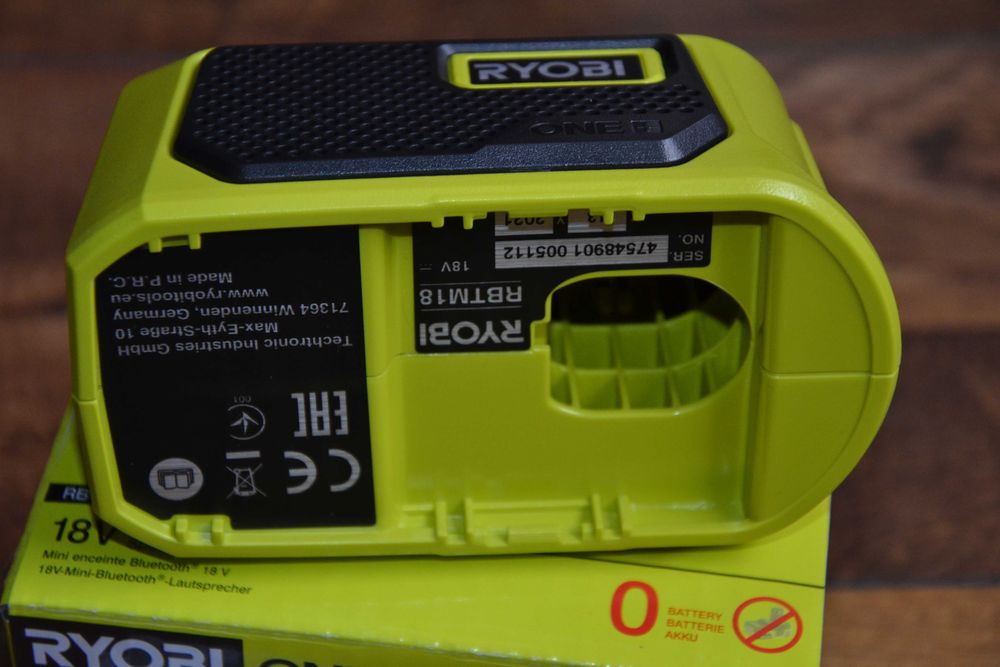 Блутут тонколонка Ryobi 18V