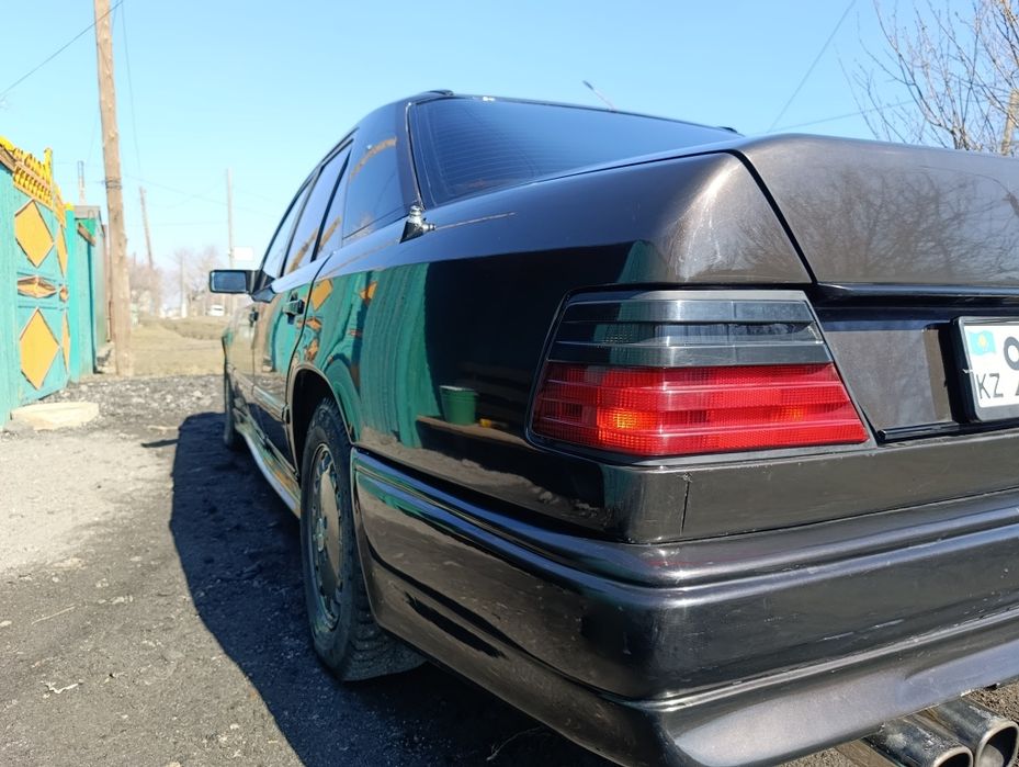 Продам мерс 124 .