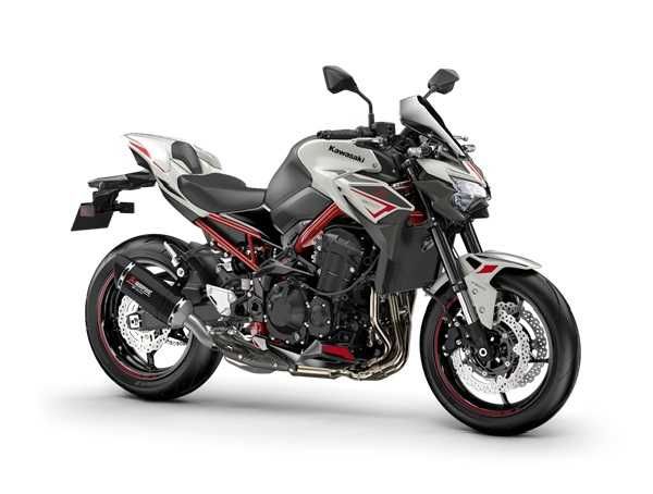 Kawasaki Z900 Akrapovic Performance 2023