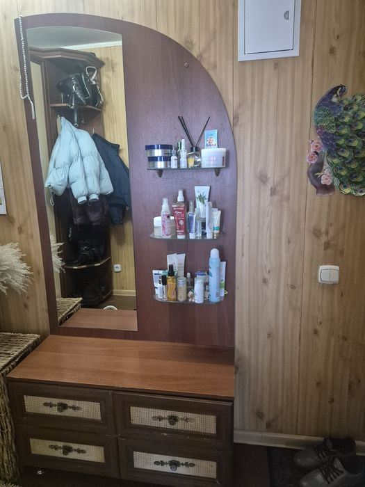 Продаётся прихожая