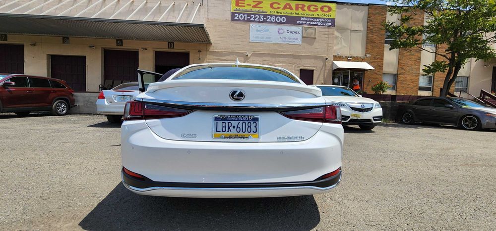 Lexus ES 300h Hybrid 2023
