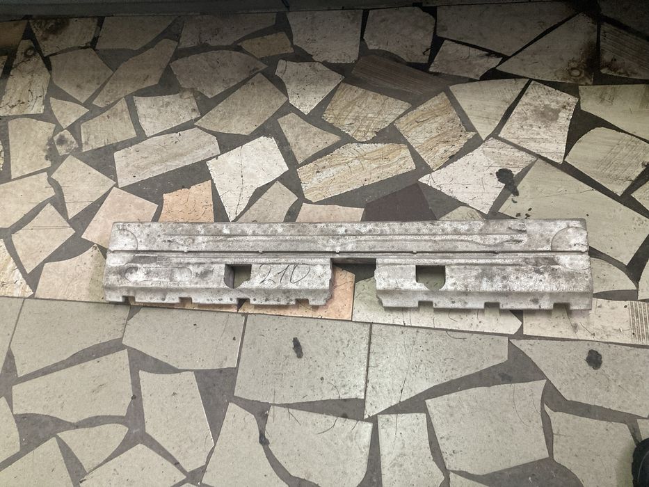 Абсорбер уплотнитель заднего бампера Мерседес W210 / Mercedes W210