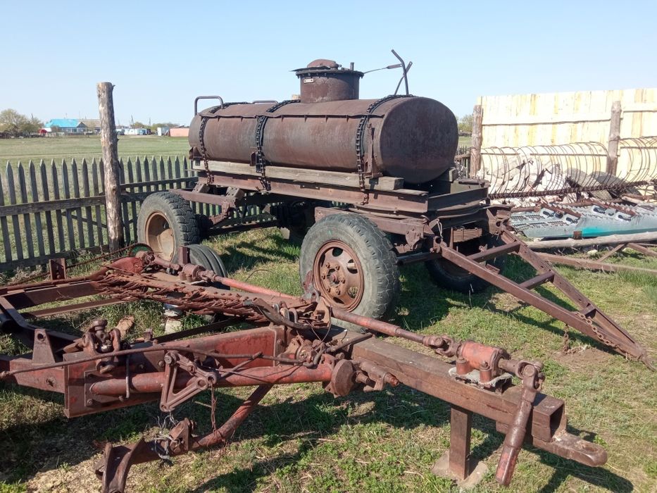 Прицеп бензавоз.